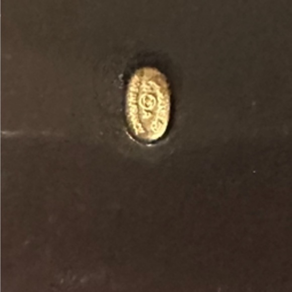 🌟🌟Authentic Chanel Bangle Plum CC Logo🌟🌟 - Picture 3 of 7